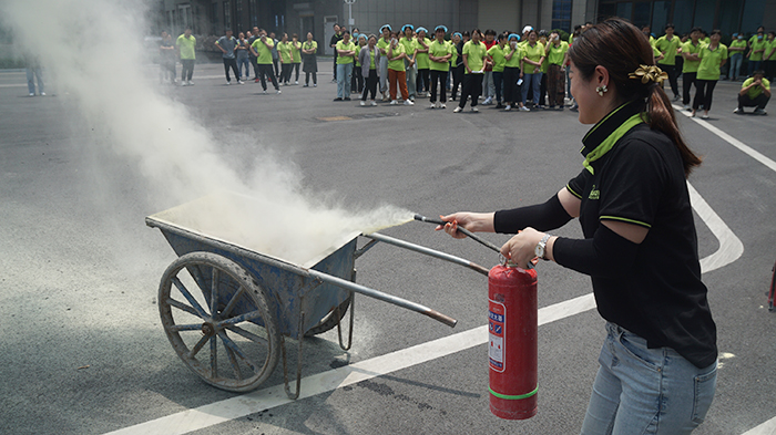 ��˾�_չ������ȫ��(y��ng)���ݾ����